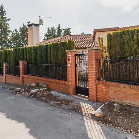 Дом отдыха Madmes House *